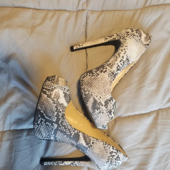 Qupid Snakeskin Patterned Peep Toe Heels - Picture 2 of 5